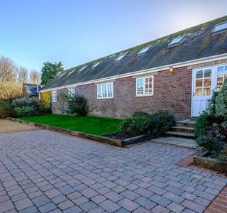 Shalfleet Barn front view from driveway